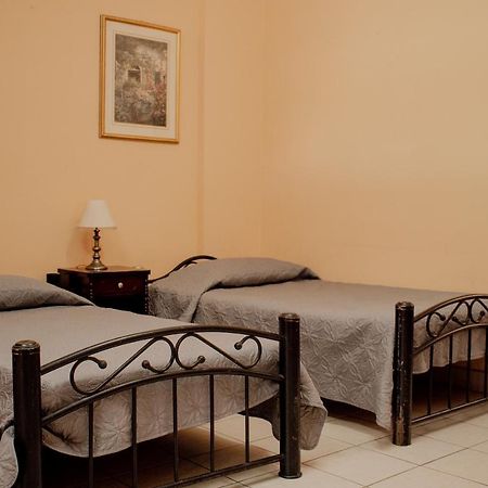 Suites Cervantes Chihuahua Dış mekan fotoğraf