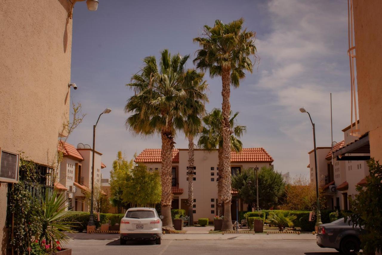 Suites Cervantes Chihuahua Dış mekan fotoğraf