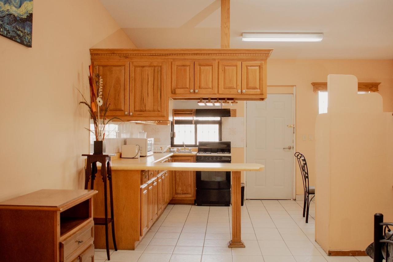 Suites Cervantes Chihuahua Dış mekan fotoğraf