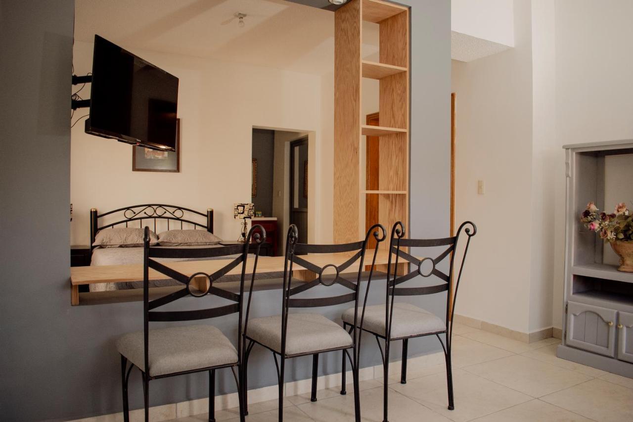 Suites Cervantes Chihuahua Dış mekan fotoğraf