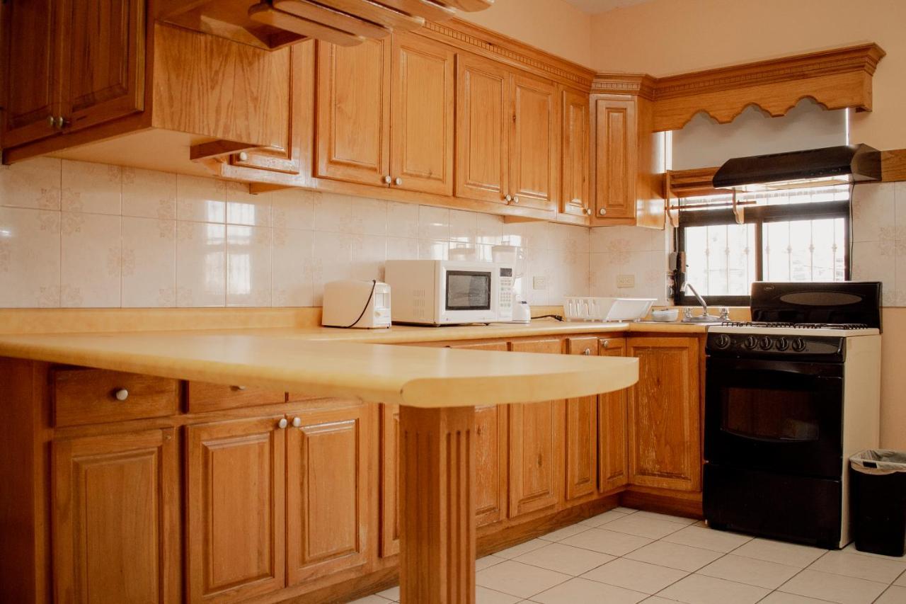 Suites Cervantes Chihuahua Dış mekan fotoğraf