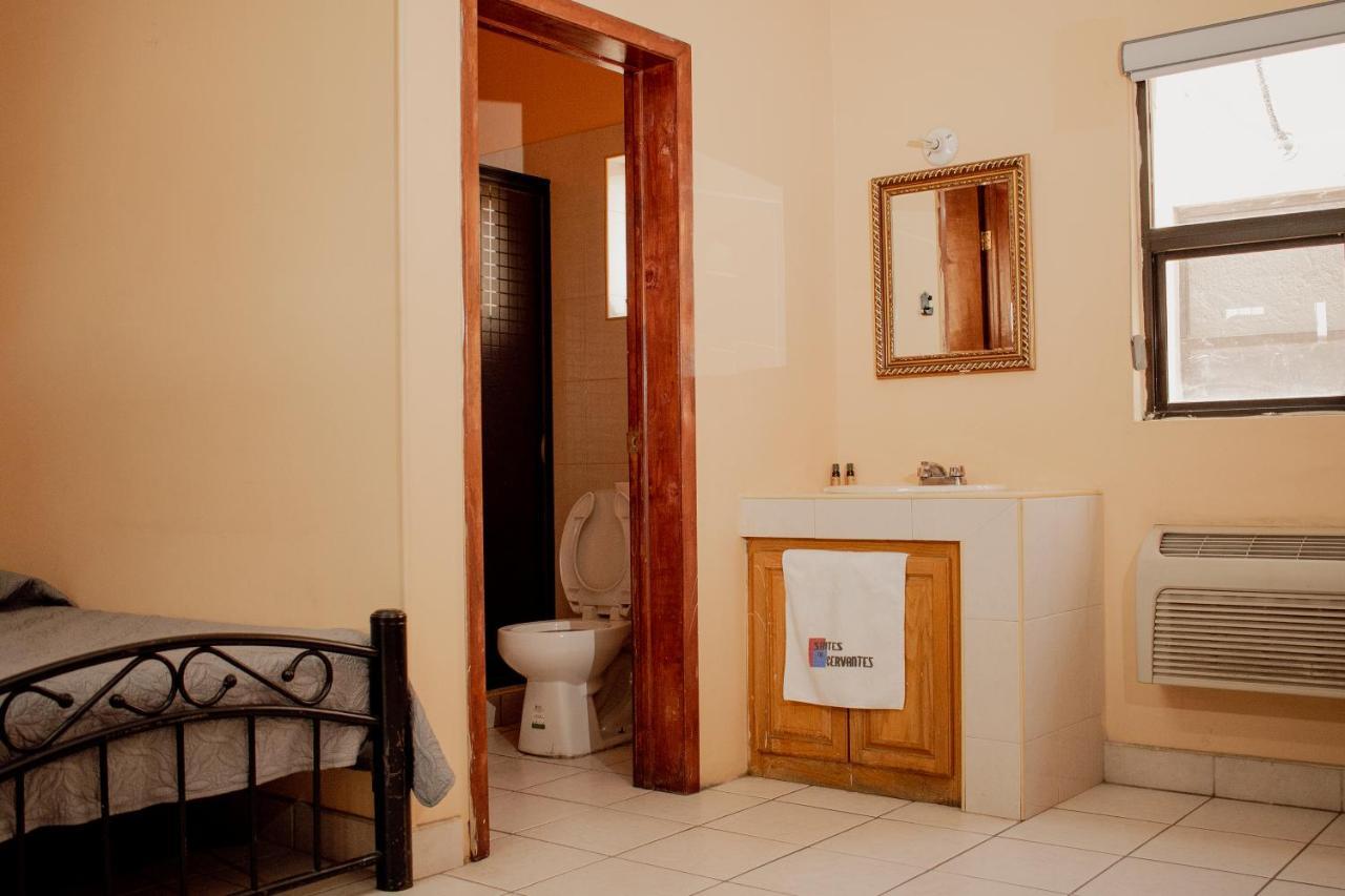 Suites Cervantes Chihuahua Dış mekan fotoğraf
