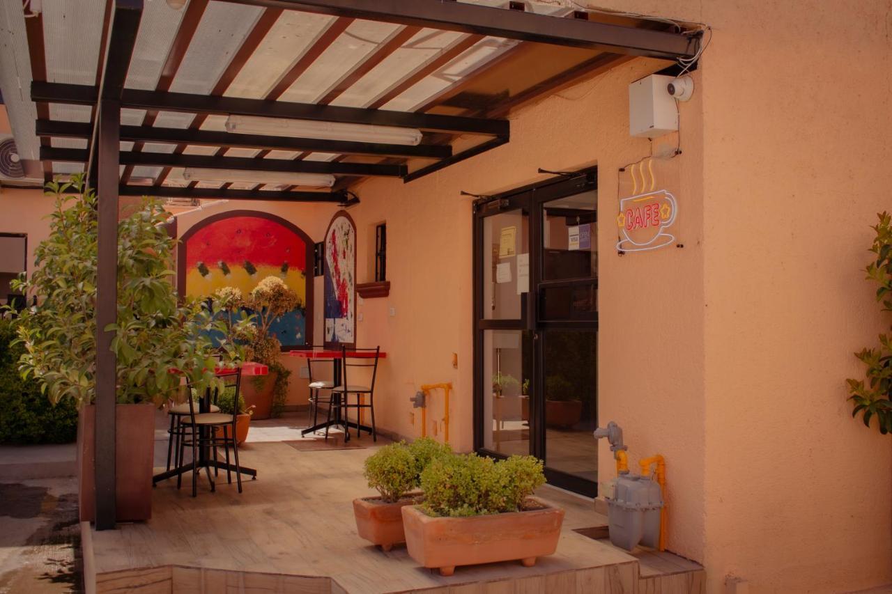 Suites Cervantes Chihuahua Dış mekan fotoğraf