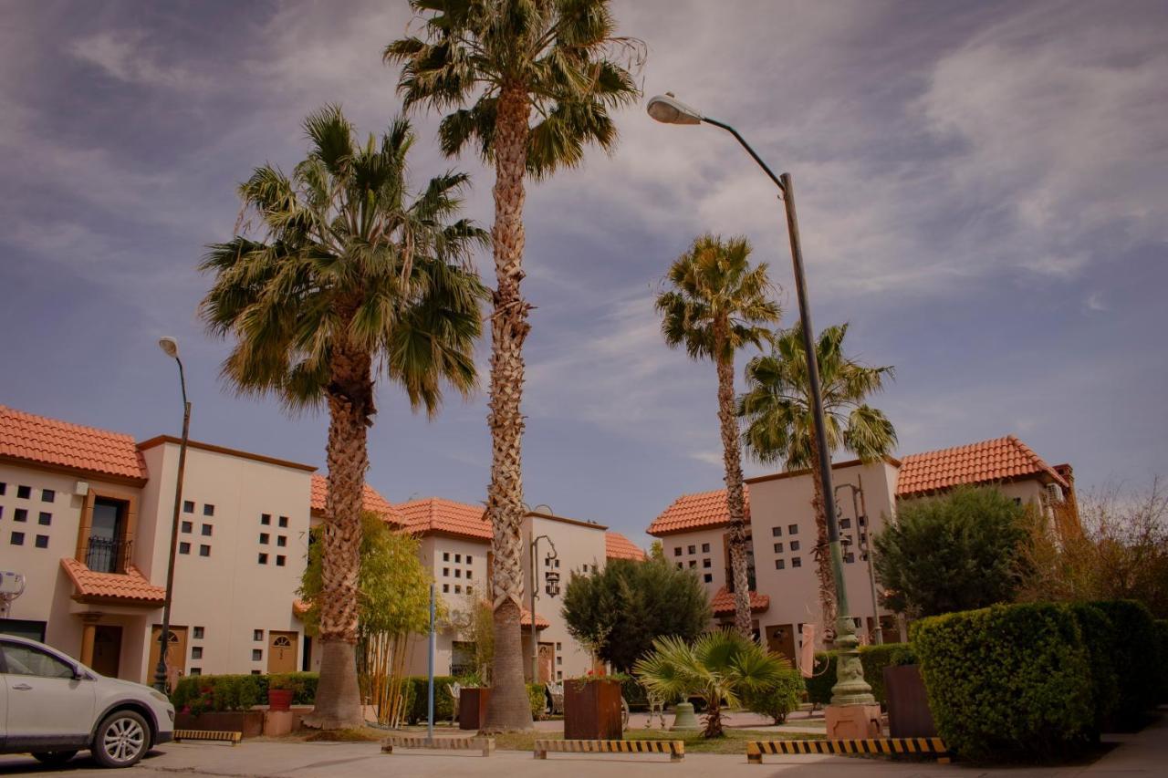 Suites Cervantes Chihuahua Dış mekan fotoğraf