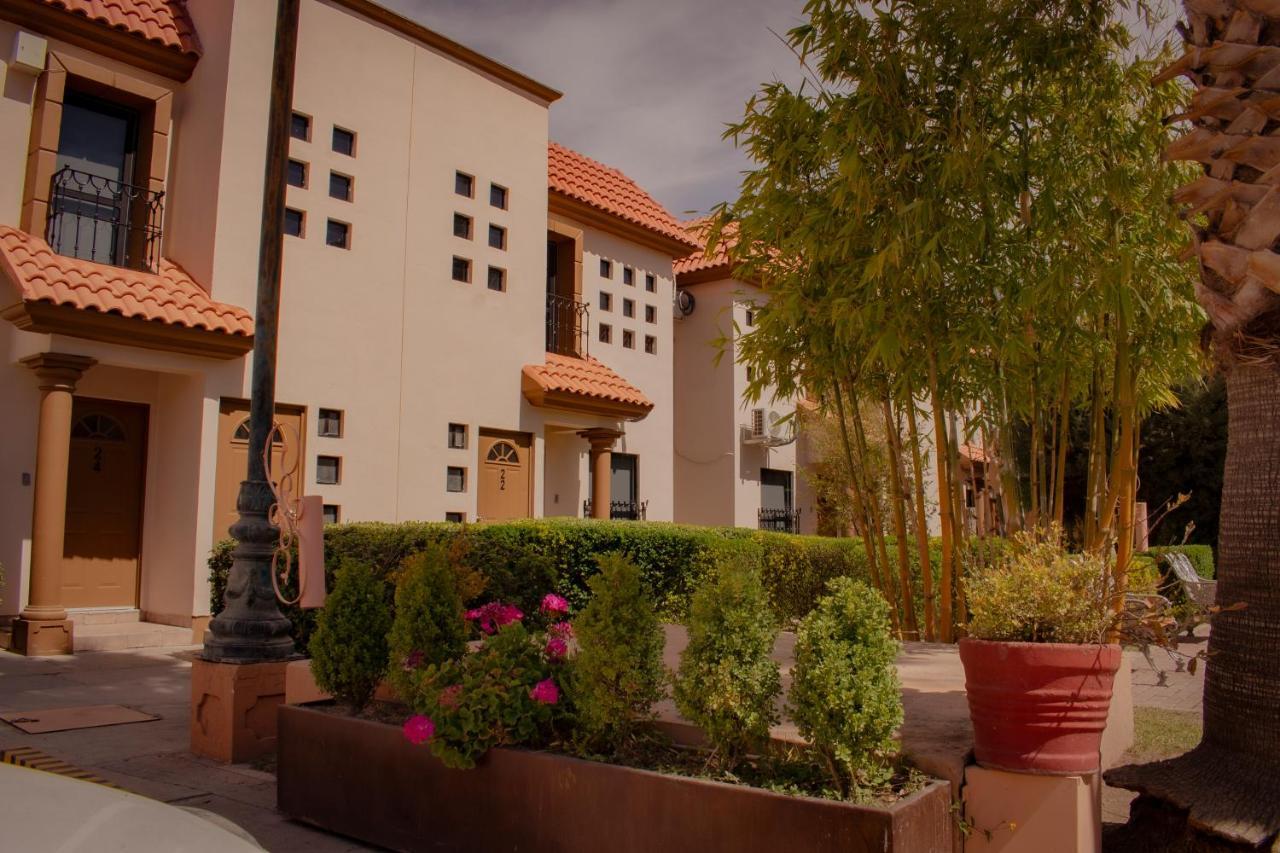 Suites Cervantes Chihuahua Dış mekan fotoğraf
